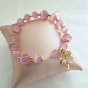 Elegant Gold Plated Pink Eye Cat And LUCKY Clover Shell Bracelet